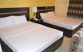 Roadhaus Hotel General Santos City 3*